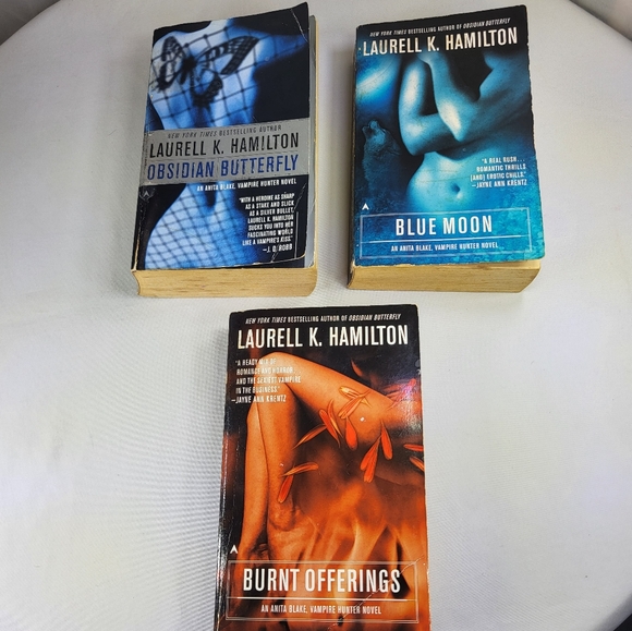 Anita Blake Vampire Hunter by Laurell K Hamilton Books #7, #8 & #9 of Series - Picture 16 of 16